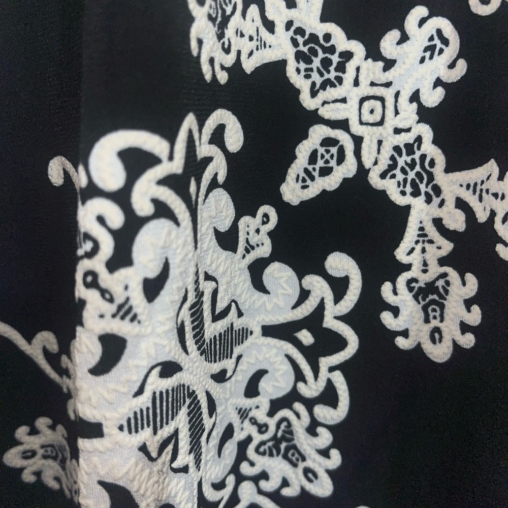 Ronni Nicole Elegant Black and White‎ Patterned Midi Dress - Picture 3 of 6